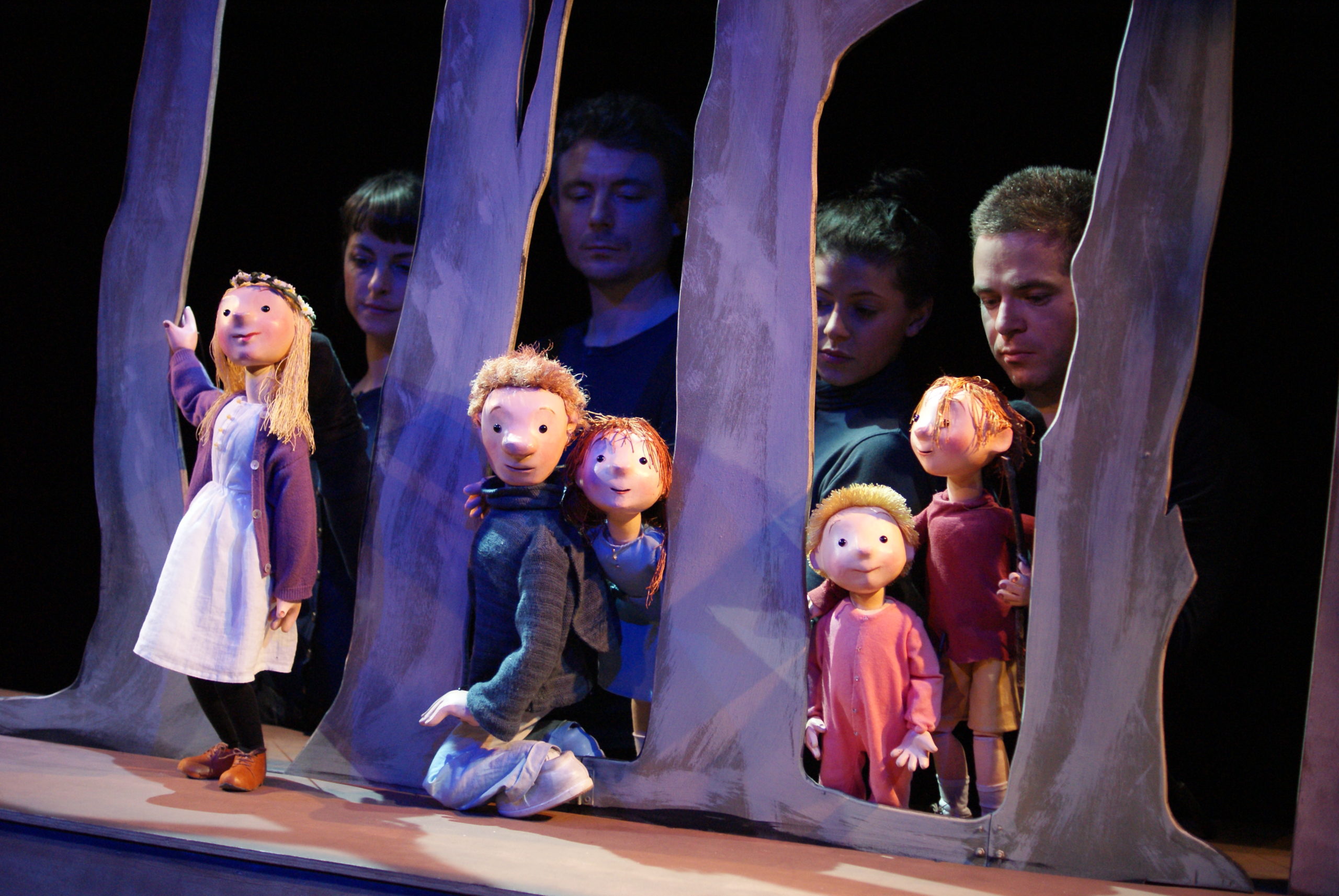 Спектакли для детей 4 лет. Кукольный театр Puppet. Куклы для спектакля. Куклы для кукольного театра. Современный кукольный театр.